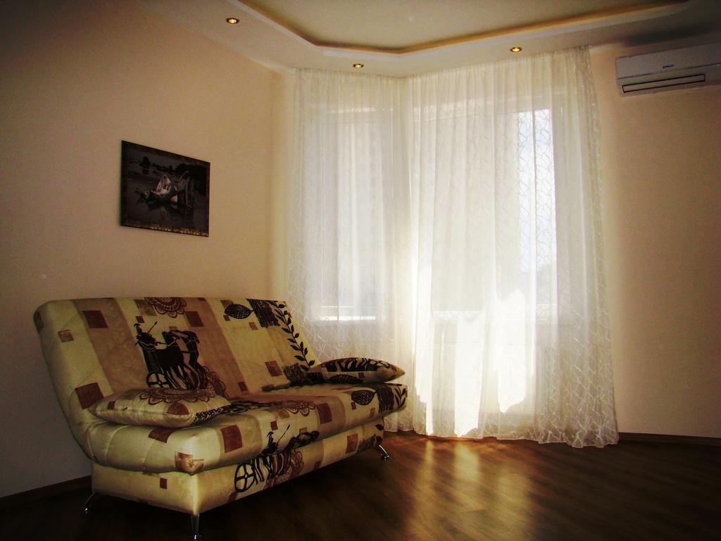 Pleasure Apartment Near Center Of Odessa Szoba fotó