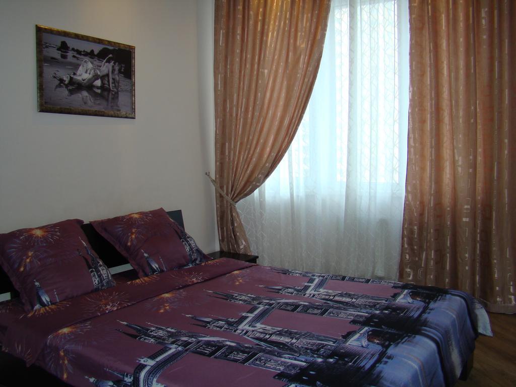Pleasure Apartment Near Center Of Odessa Kültér fotó