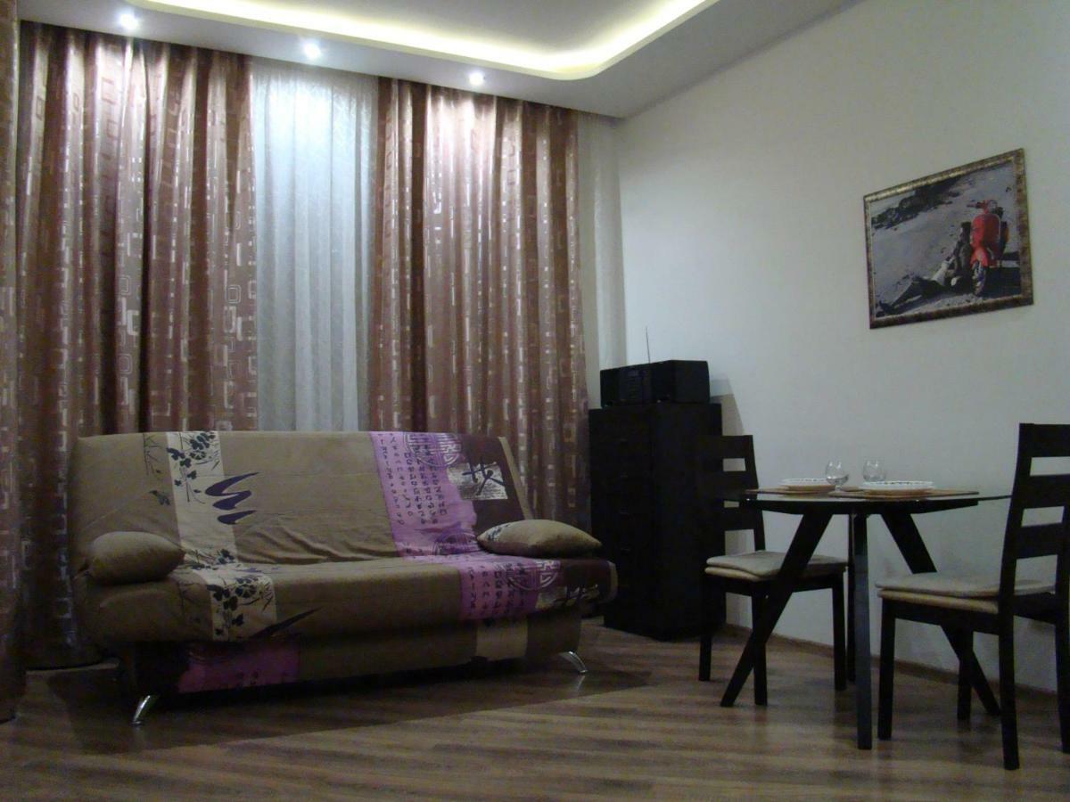 Pleasure Apartment Near Center Of Odessa Kültér fotó